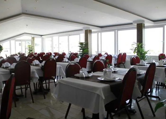 كوران انتناشيونال 3*